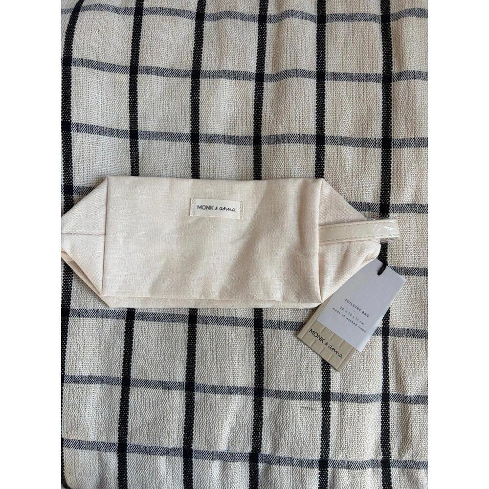 NWT Monk & Anna Toiletry Bag Linen